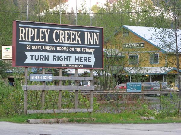 Ripley Creek Inn sign