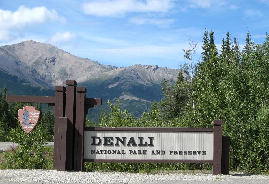 Denali entrance sign