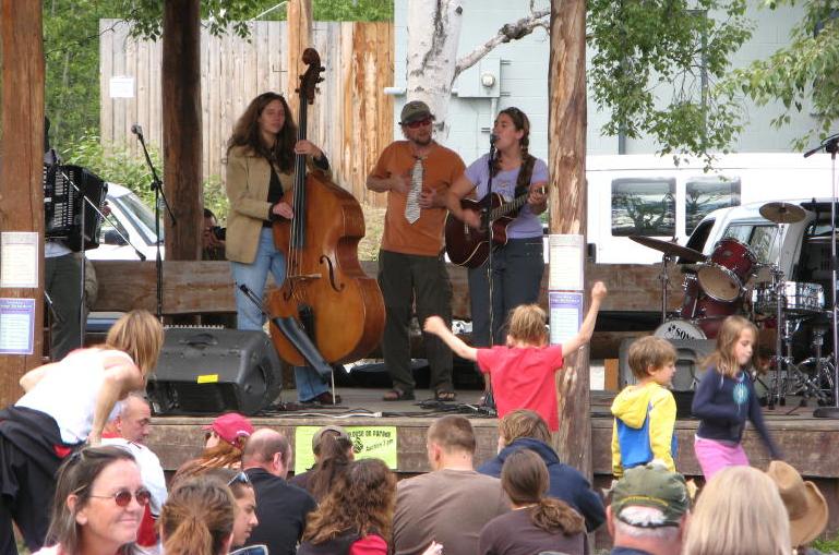 Melissa Mitchell playing at the Talkeetna Moose Festival