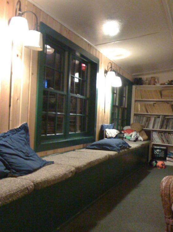 Talkeetna Roadhouse common area photo 2